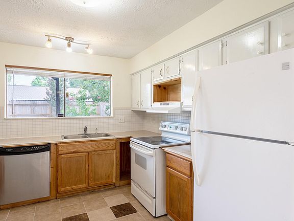 5th image of 4423 Mossygate Dr