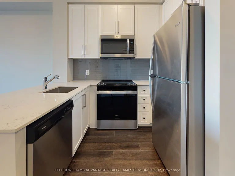 15 Queen St S #1008 — Photo 5
