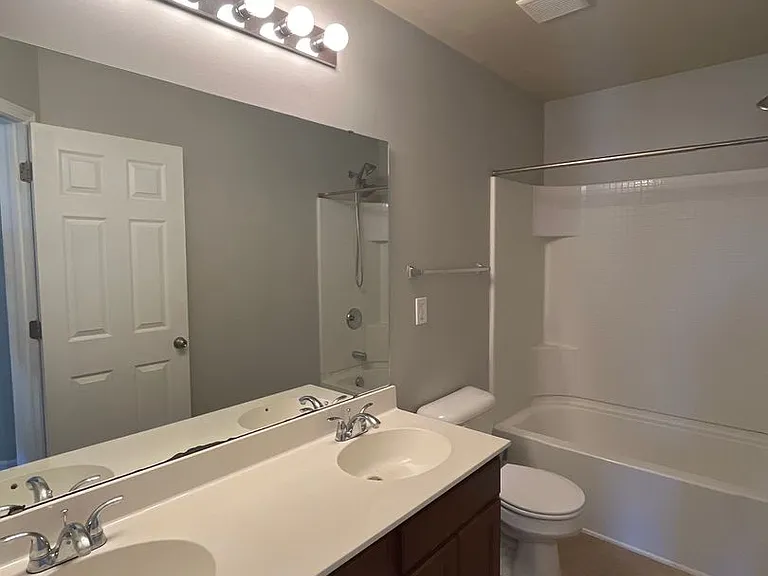 5064 Ballantine Dr — Photo 14