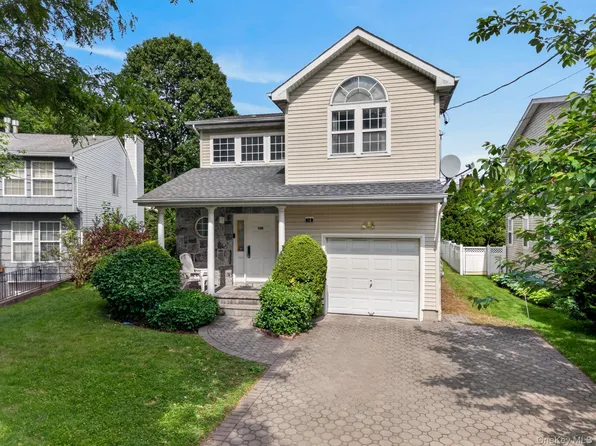 82B Inwood Road, Port Washington, NY 11050
