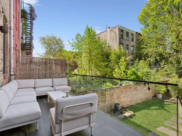 254 Stuyvesant Avenue image 8 of 16