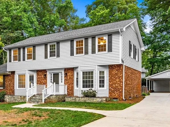 1017 Bridgewater Dr, Greensboro, NC 27410