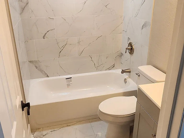 139 Windtree Ln #101 — Photo 2