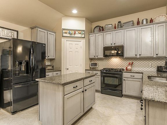 3rd image of 1703 Lomita Dr