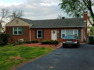 13725 Shreve St, Centreville, VA 20120