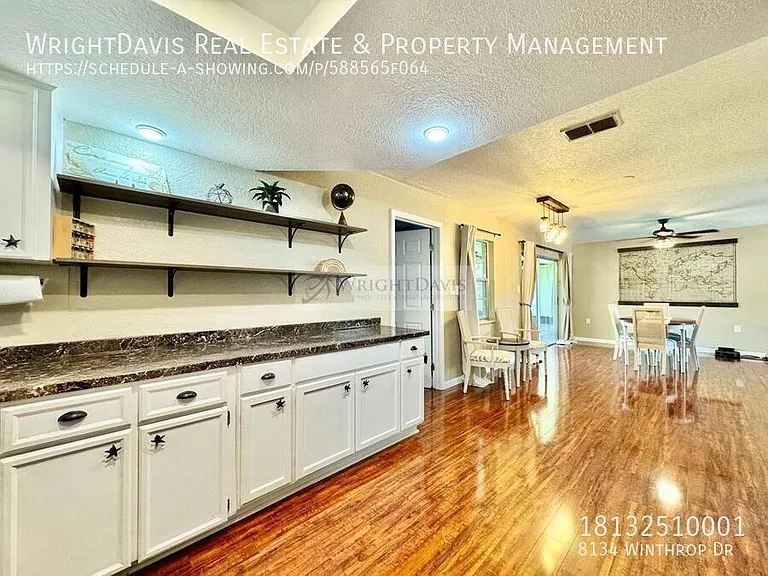8134 Winthrop Dr — Photo 15