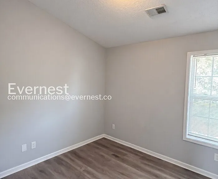8641 Thomas Ln — Photo 17