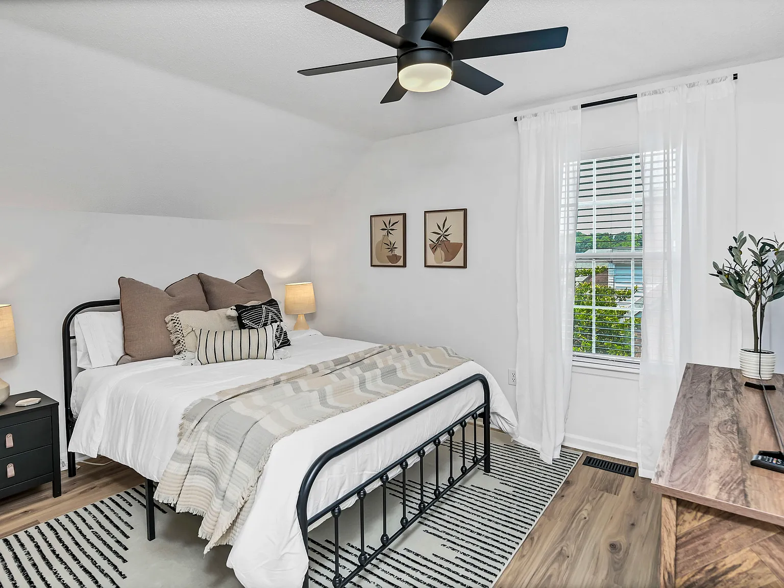 3 bed, $3,250 — Photo 3