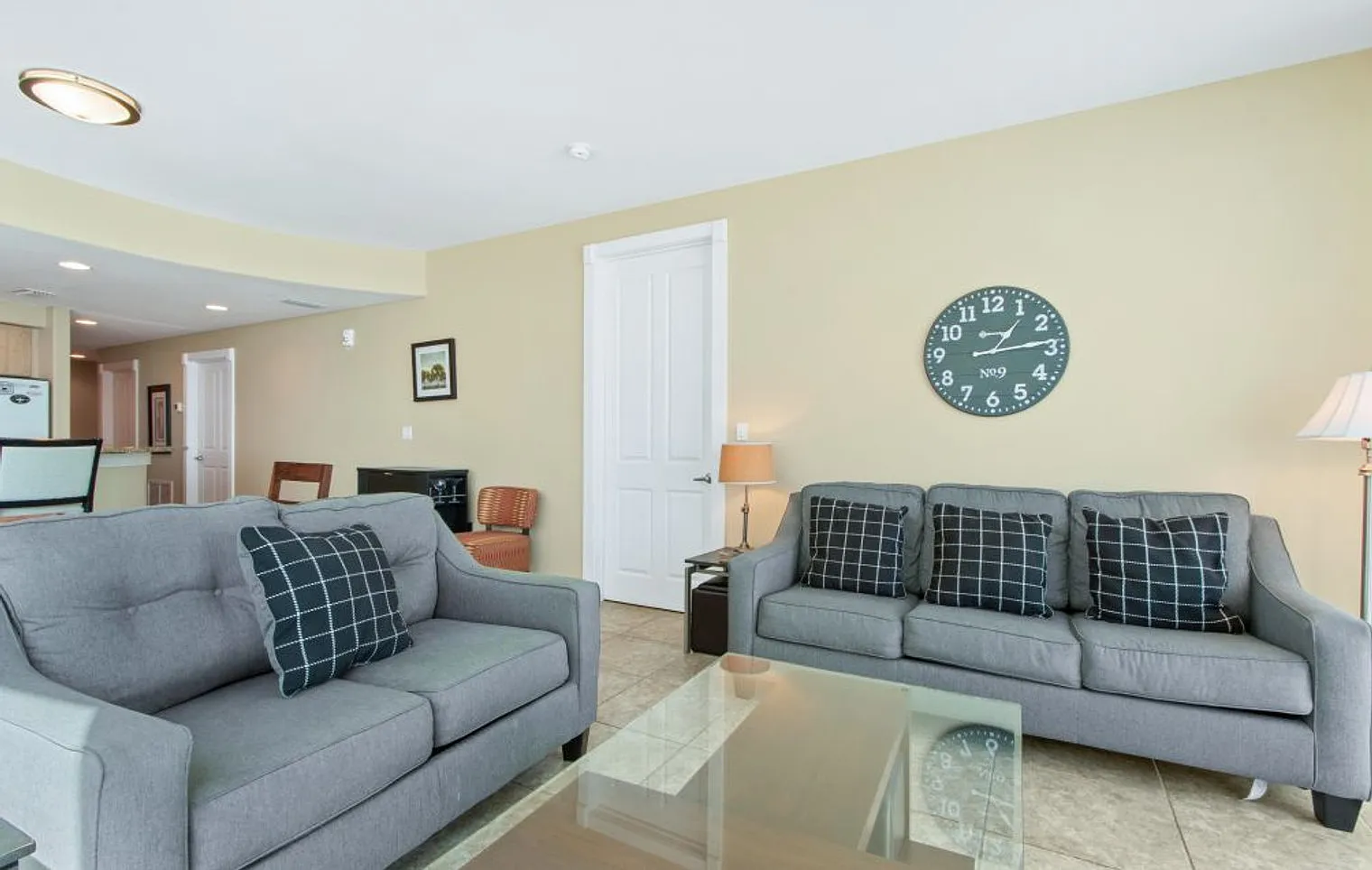 3 bed, 3.0 bath, 1194 sqft, $6,645 — Photo 1