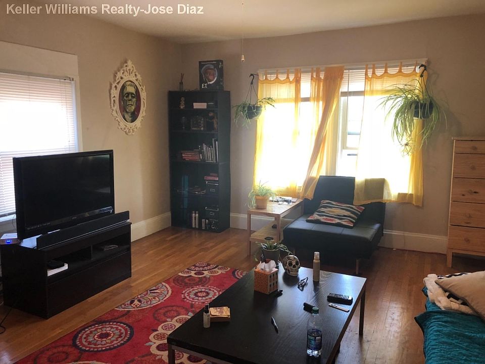 1st image of 387 Broadway APT 6