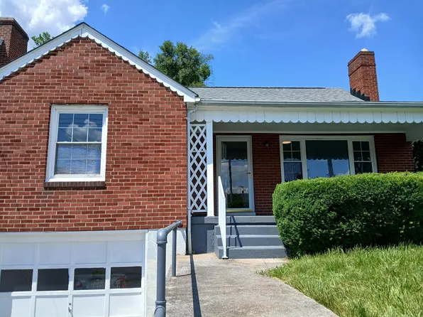 214 E Madison St, Covington, VA 24426