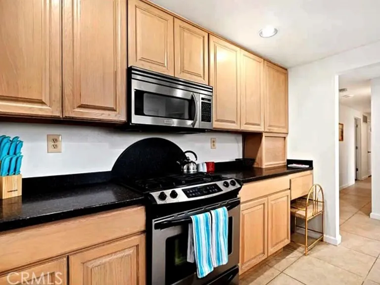 8564 Taft Ct — Photo 4
