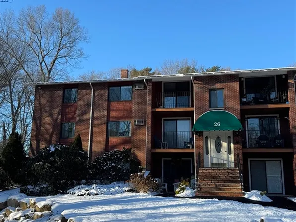 26 Fuller Rd APT 6, Foxboro, MA 02035