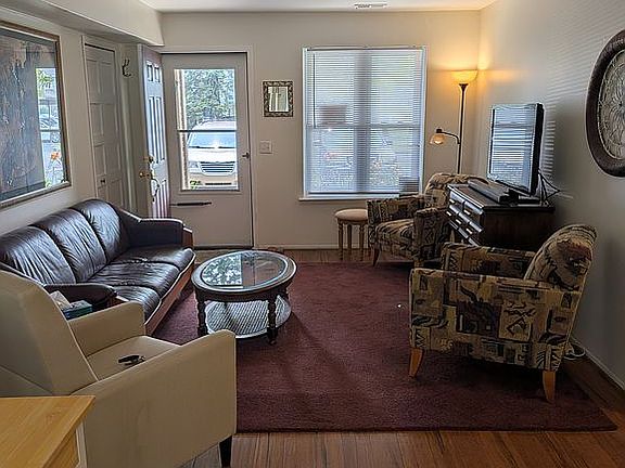 2nd image of 1642 Emerson Cir