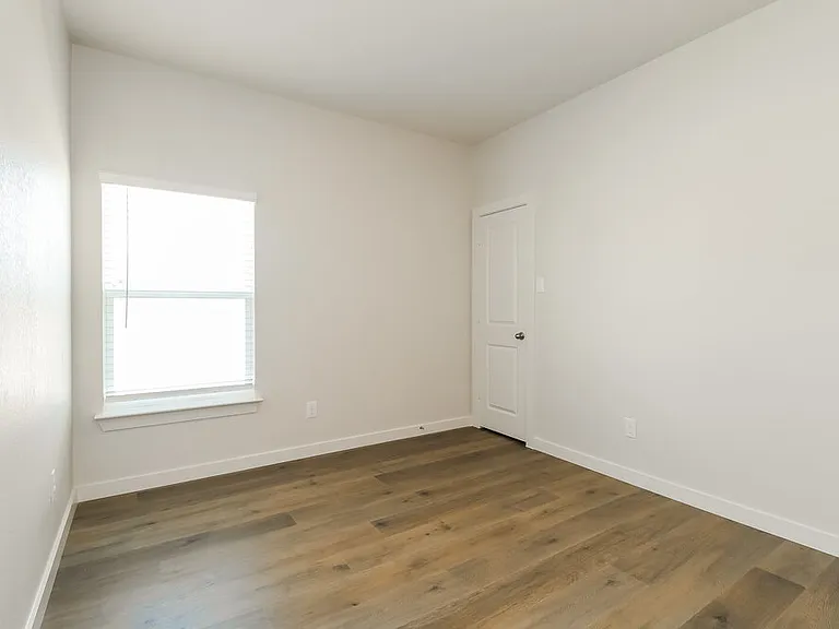 1500 Harvester Dr — Photo 11
