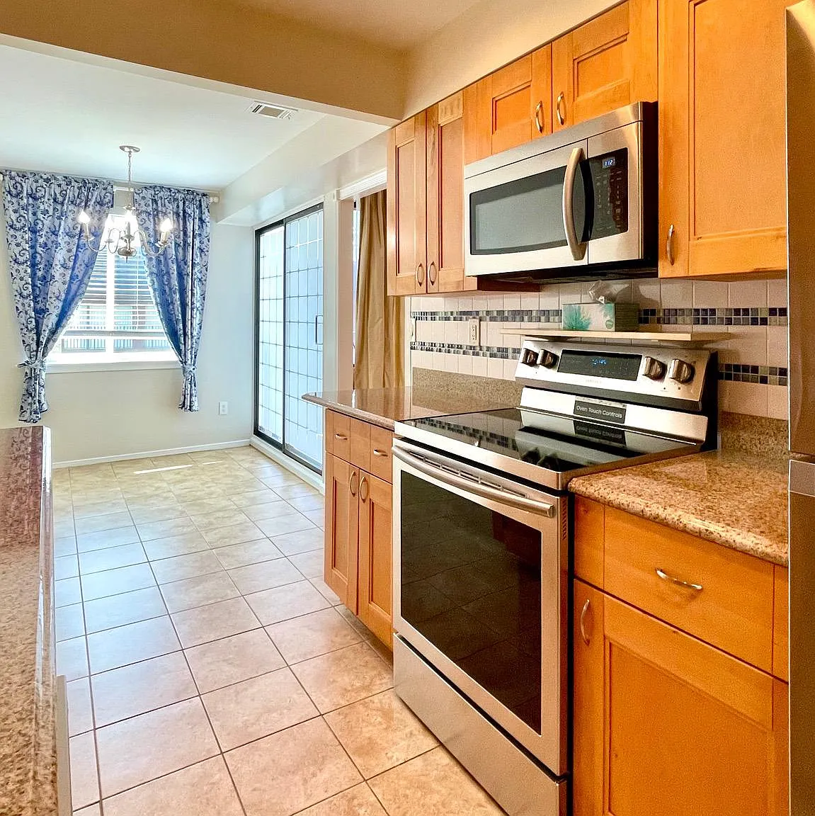 2 bed, 1321 sqft, $2,800 — Photo 3