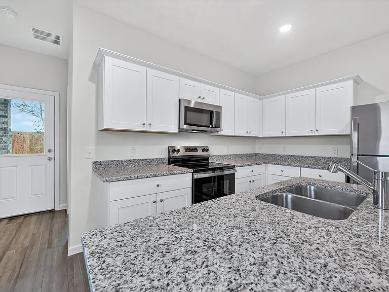 2128 Meadow Park Dr — Photo 11