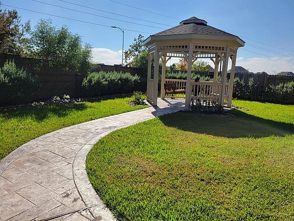 5th image of 1703 Carriage Oaks Ln