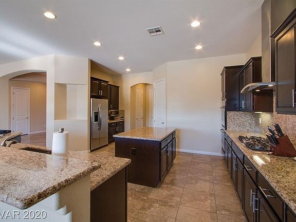 4th image of 107 Siddall Ave