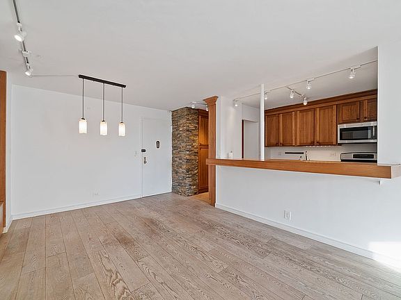 4th image of 245 E 25th St APT 9C