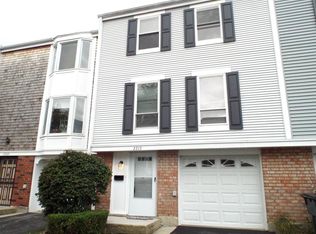 2213 Harwinton Pl, Hoffman Estates, IL 60169