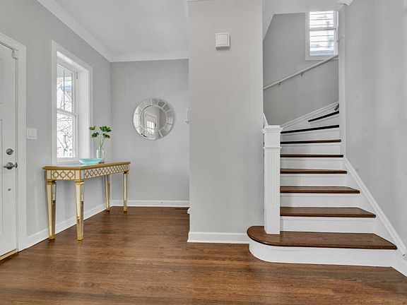 3rd image of 6311 N Paulina St