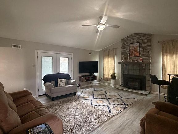 3rd image of 21 Chandler Ln