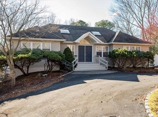 15 Bettina Ct, Hampton Bays, NY 11946