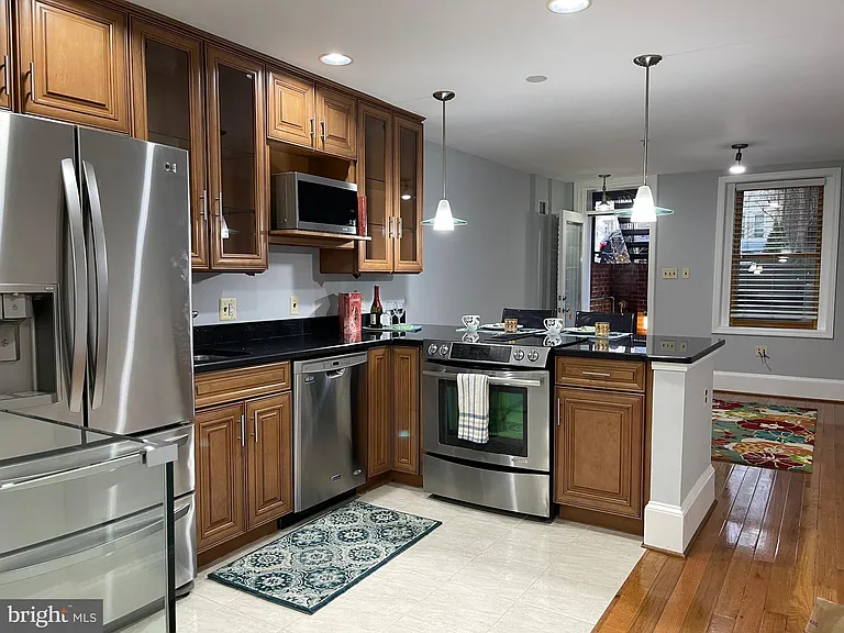449 New Jersey Ave SE #B — Photo 11