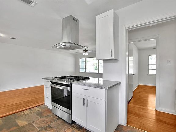 3rd image of 4907 Imperial St