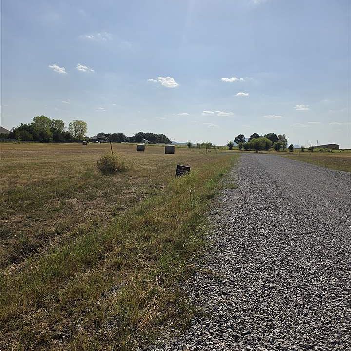 1st image of 222 Mountain Ridge Pl