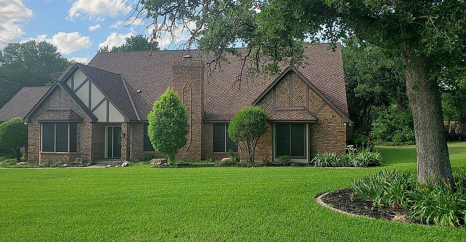 1st image of 360 Oak Trail Dr