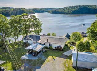 1897 Mohawk Cliff Rd, Ohatchee, AL 36271