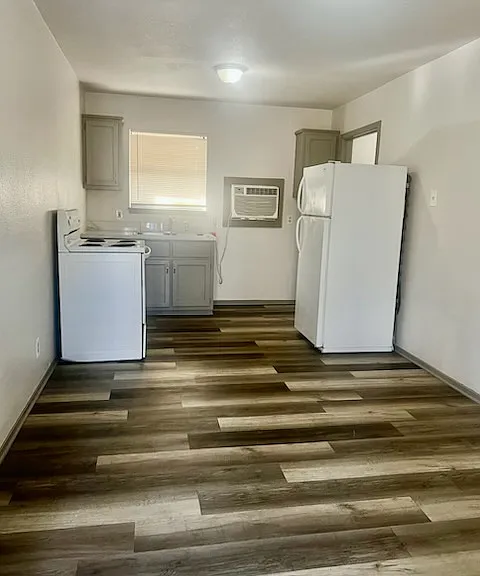 566 3rd St SW #5 — Photo 1