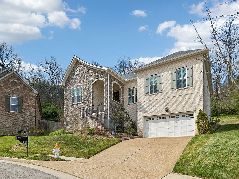1st image of 820 Doncaster Ln