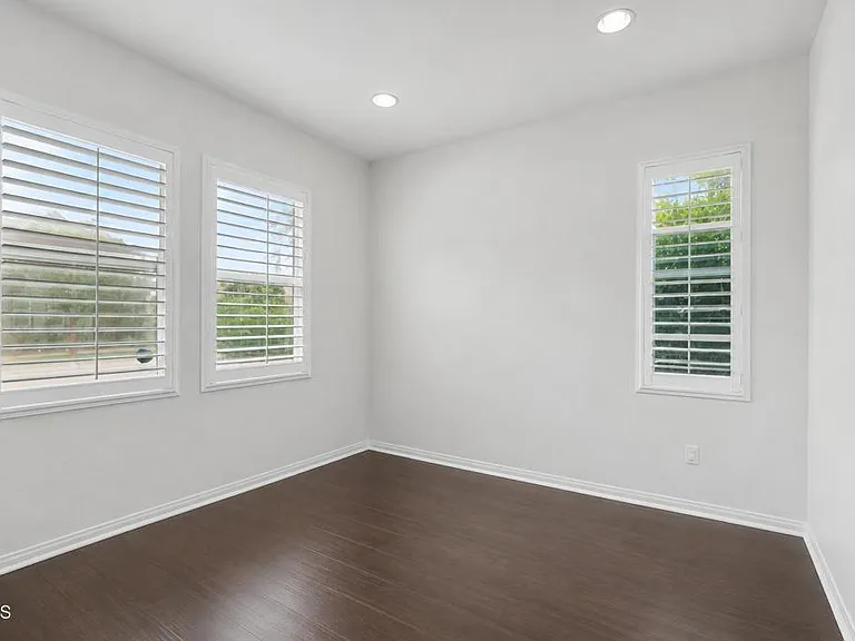197 Pelican Pointe Ct — Photo 4
