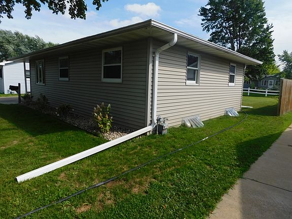 2nd image of 1757 Lombard Ave