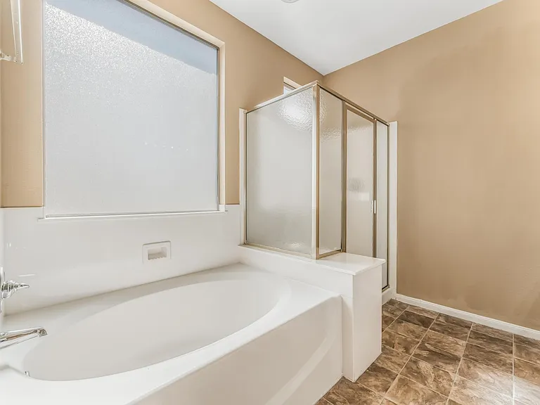 Rockpine Dr — Photo 3
