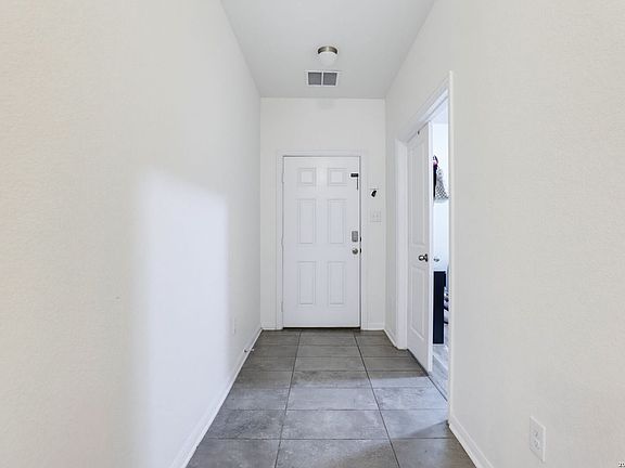 3rd image of 3813 Annalise Ave