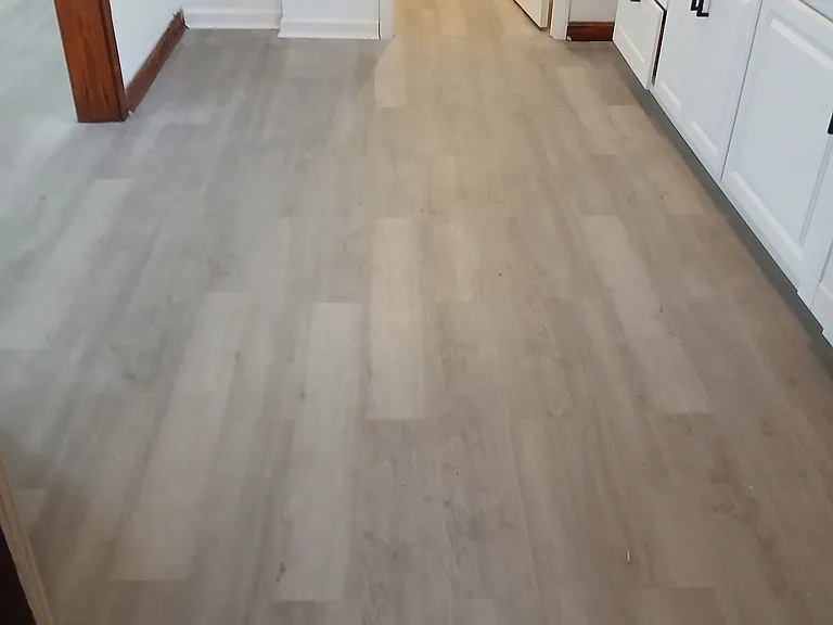 2325 Hyde Park Rd — Photo 3