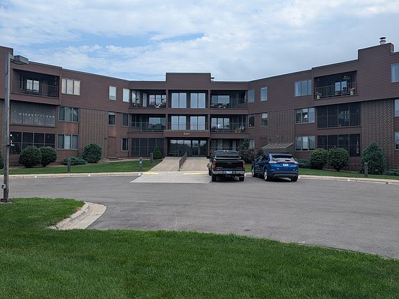 2nd image of 601 Shoreacres Dr APT 104