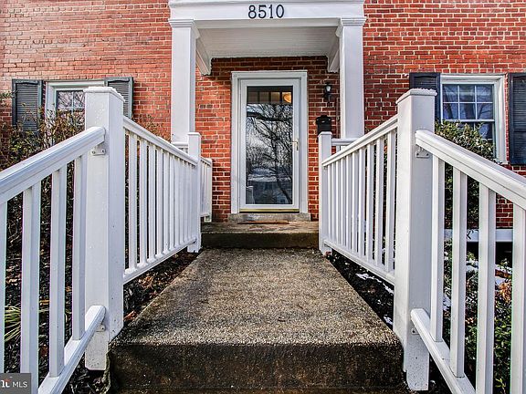 4th image of 8510 Irvington Ave