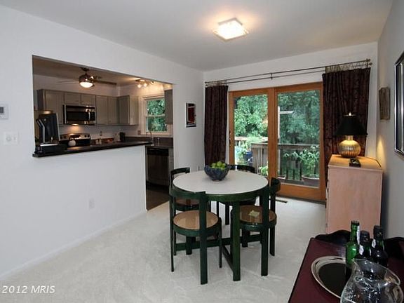3rd image of 8929 Lake Braddock Dr