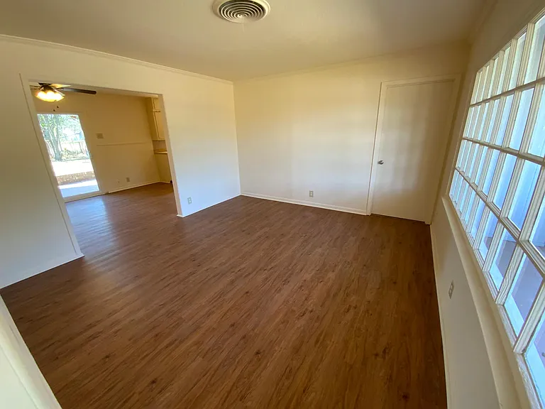 2826 Shady Hill Dr — Photo 7