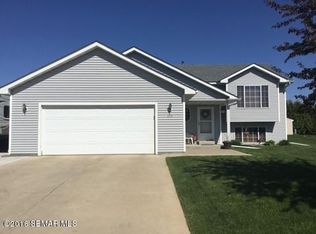 210 10th Ave NW, Dodge Center, MN 55927