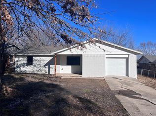 308 Ashwood Cir, Henryetta, OK 74437