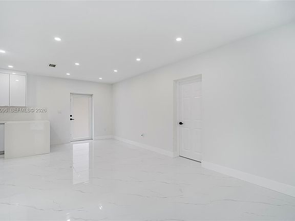 5th image of 19450 NW 6th Ave