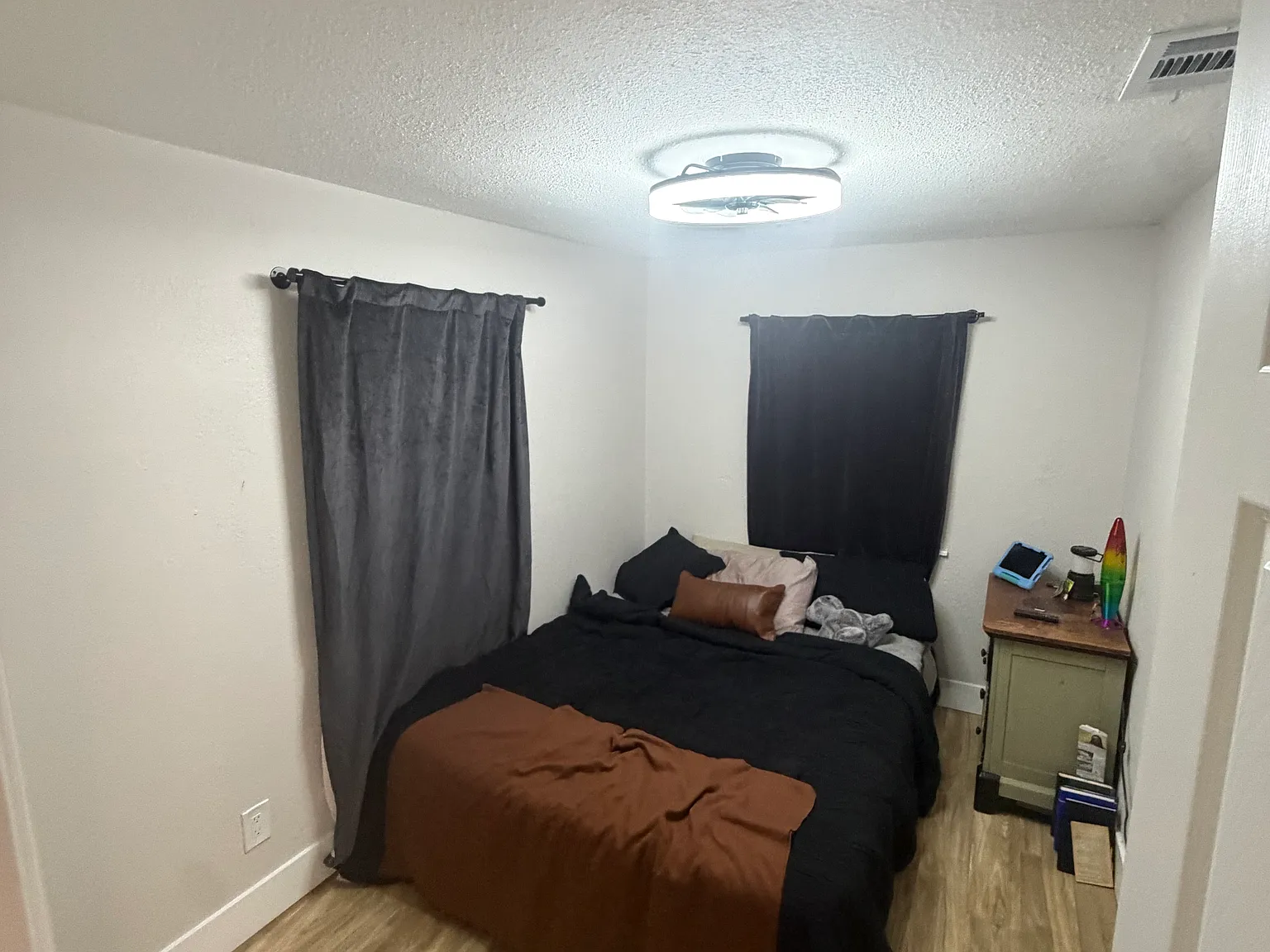 3 bed, 640 sqft, $1,650 — Photo 4