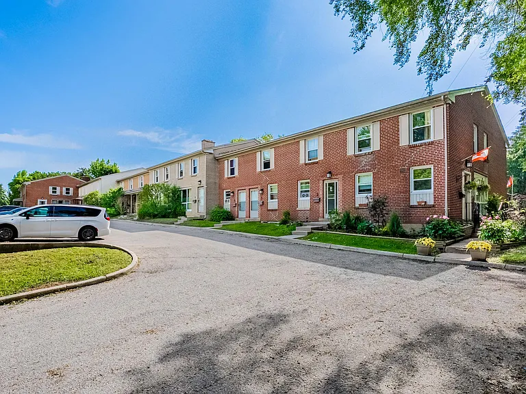 654 Viscount Rd #32 — Photo 8