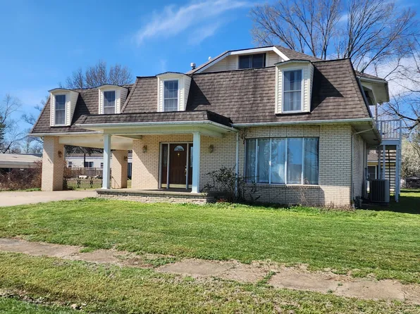 113 N Jackson St, Hurst, IL 62949